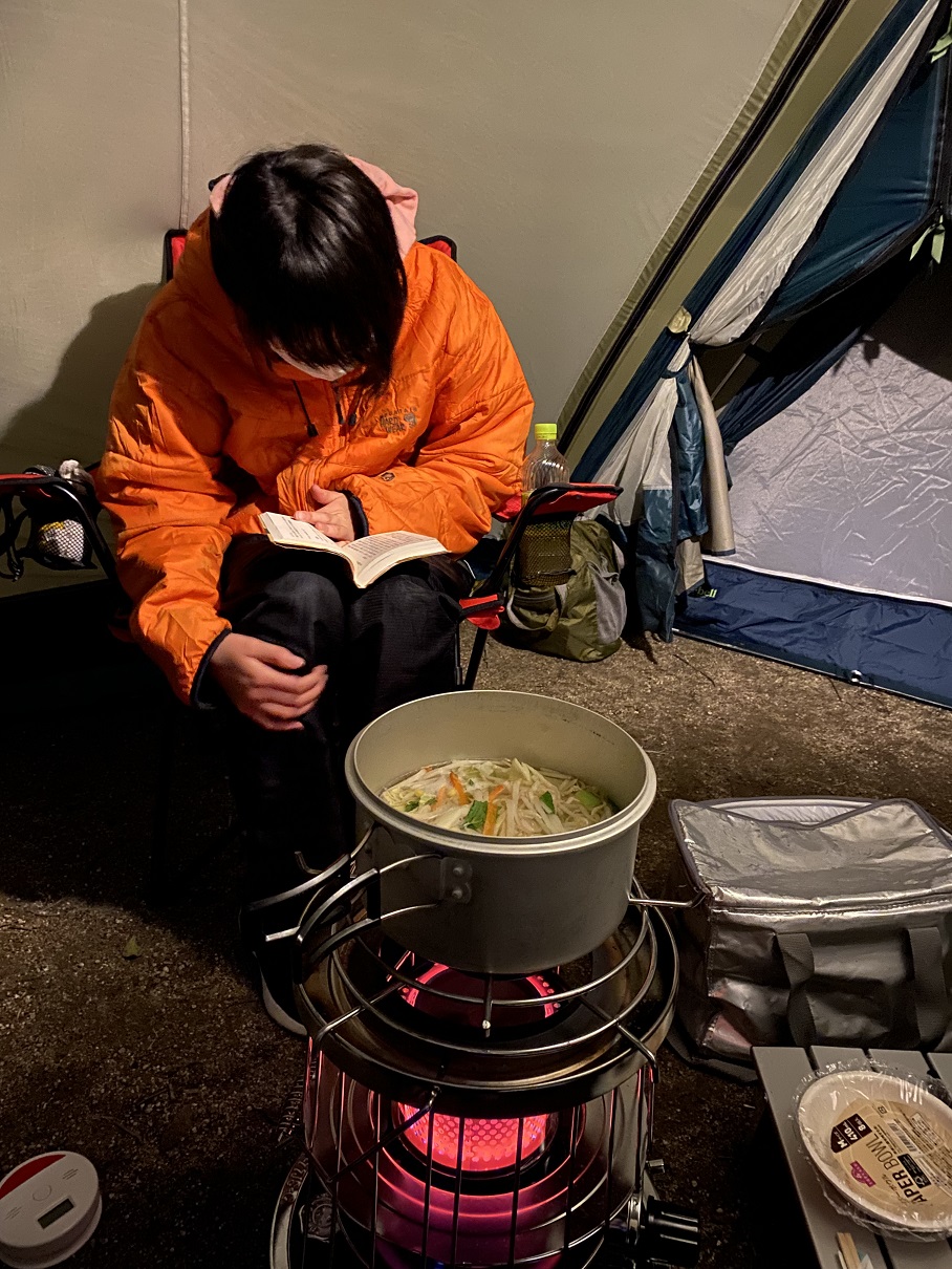 キャンプ場で夕飯