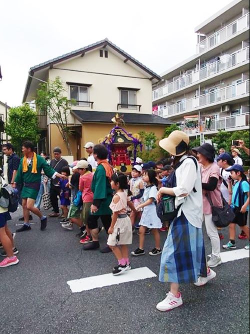 子供神輿の様子